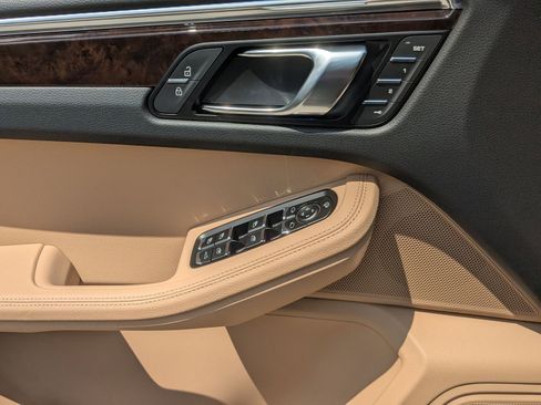 New 2026 Porsche Macan AWD/4WD image 13