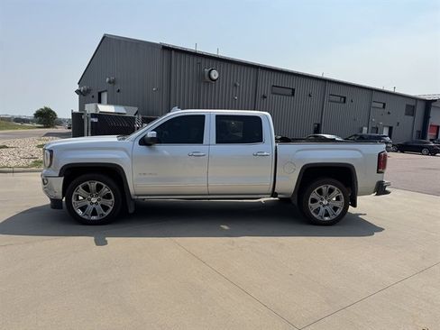 Used 2018 GMC Sierra 1500 Denali w/ Denali Ultimate Package AWD/4WD image 5