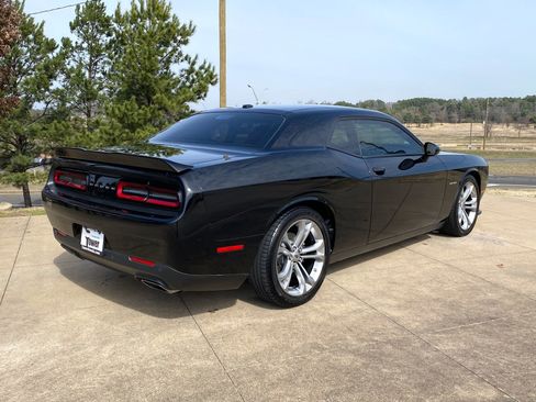 Used 2022 Dodge Challenger R/T image 6