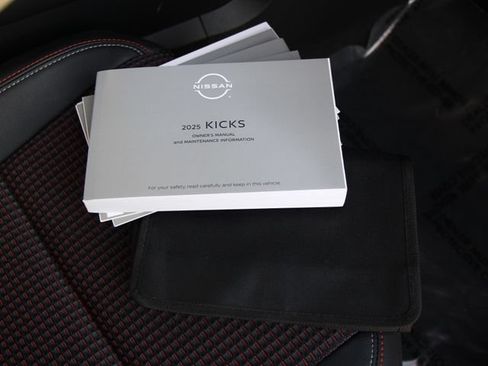 Used 2025 Nissan Kicks SR FWD image 34