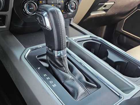 Used 2017 Ford F150 Lariat image 33