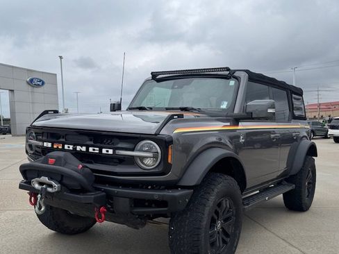 Used 2021 Ford Bronco Outer Banks image 2