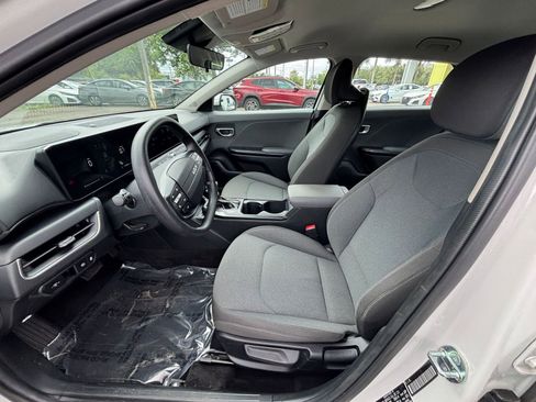 Used 2025 Kia K4 FWD image 25