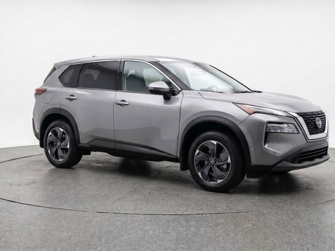 Used 2025 Nissan Rogue SV AWD/4WD image 1