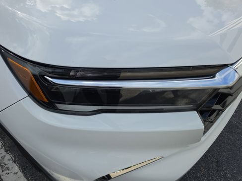 Certified 2023 Honda Pilot Touring image 3