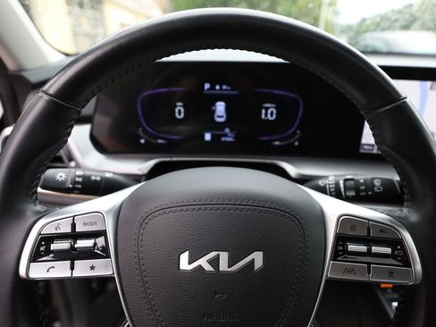 Used 2023 Kia Telluride S w/ S Sunroof Package FWD image 25