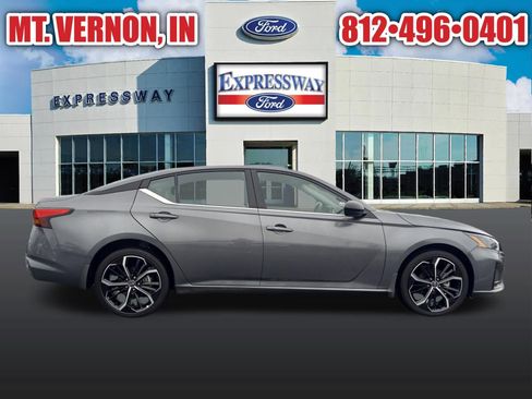 Used 2025 Nissan Altima 2.5 SR AWD/4WD image 6