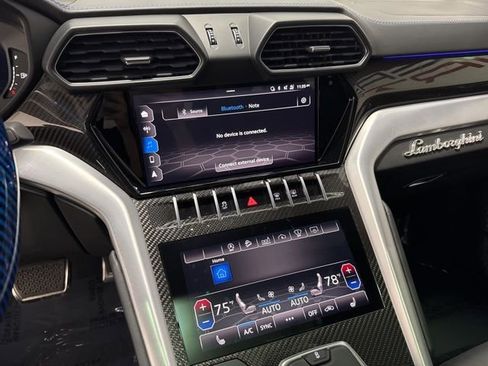 Used 2020 Lamborghini Urus image 32