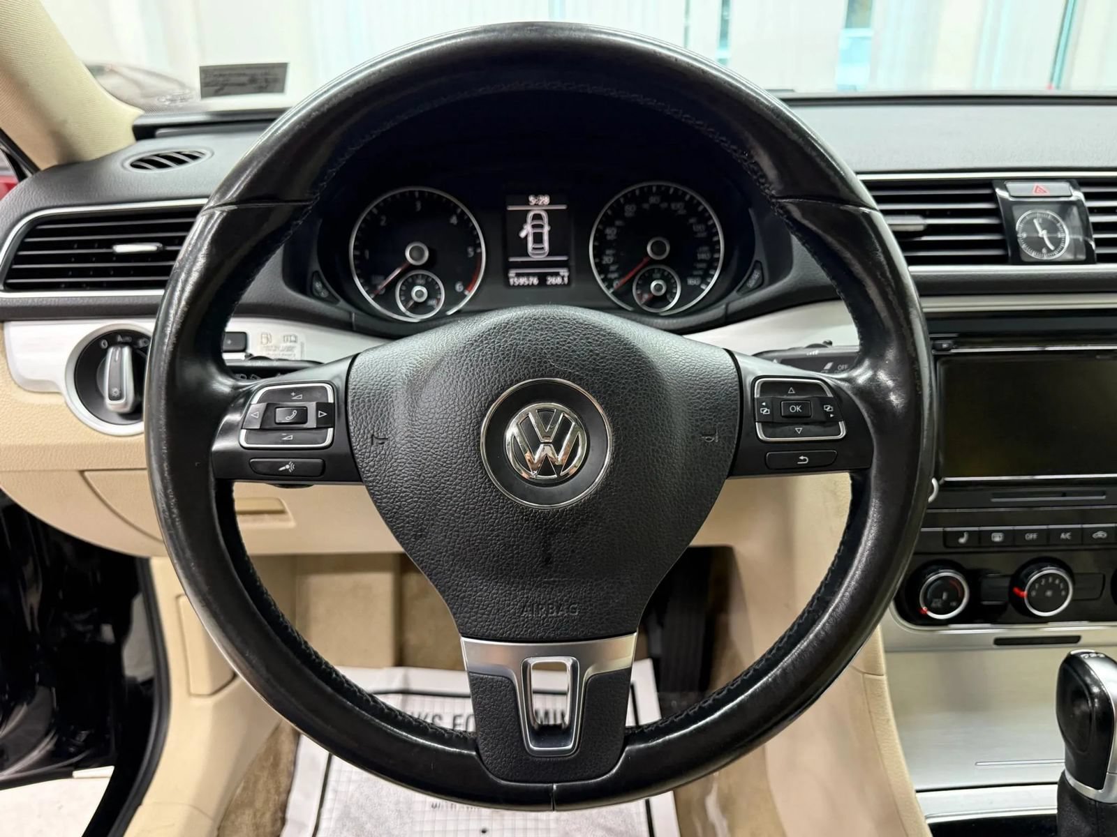 Used 2013 Volkswagen Passat TDI SE FWD image 28