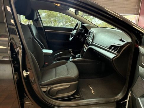 Used 2019 Hyundai Elantra SE w/ Cargo Package FWD image 30