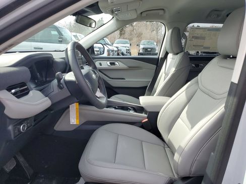New 2026 Ford Explorer Active w/ Active Comfort Package AWD/4WD image 8