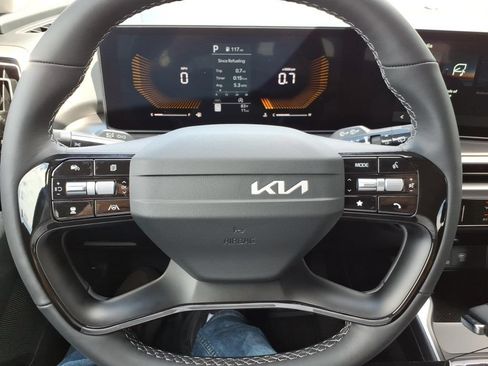 New 2026 Kia Sorento LX FWD image 24