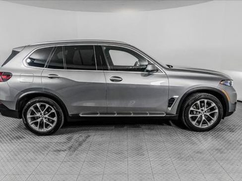 Used 2025 BMW X5 sDrive40i w/ Climate Comfort Package RWD image 9