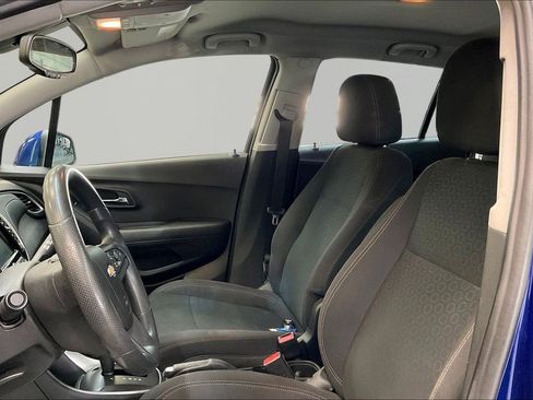 Used 2017 Chevrolet Trax LS FWD image 22