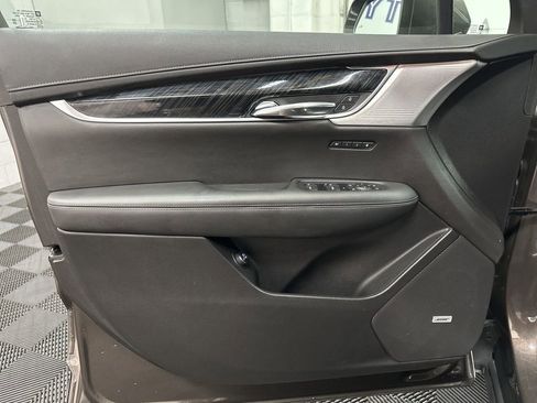 Used 2020 Cadillac XT6 Premium Luxury AWD/4WD image 18