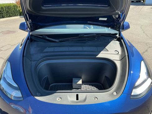 Used 2022 Tesla Model Y Long Range AWD/4WD image 28