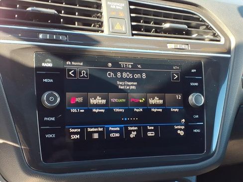 Used 2023 Volkswagen Tiguan SE R-Line image 20