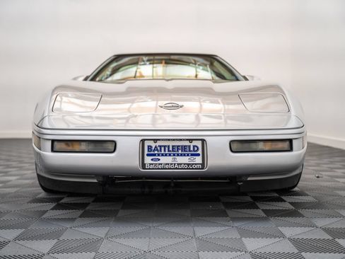 Used 1996 Chevrolet Corvette Coupe RWD image 2
