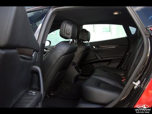 Used 2018 Maserati Quattroporte S image 28