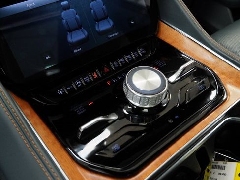 Certified 2024 Jeep Grand Wagoneer Series III w/ Rear Seat Video Group 1 image 44