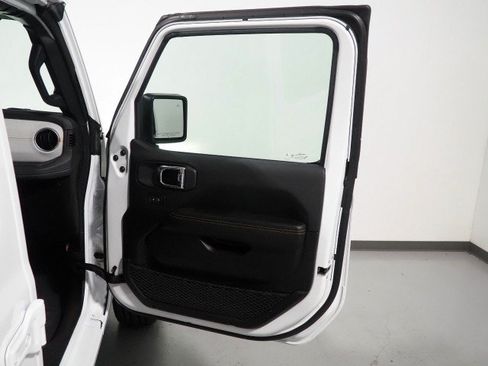 Used 2025 Jeep Wrangler Sahara 4xe w/ Safety Group AWD/4WD image 57
