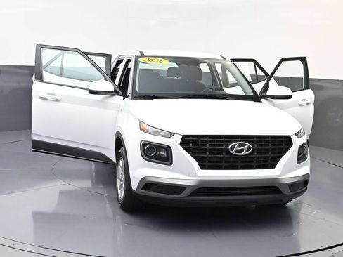 Certified 2026 Hyundai Venue SE FWD image 30