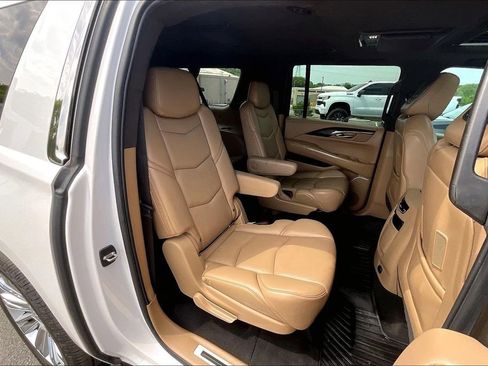 Used 2019 Cadillac Escalade ESV Platinum AWD/4WD image 27