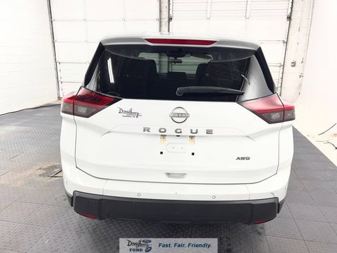 Used 2025 Nissan Rogue SV AWD/4WD image 6