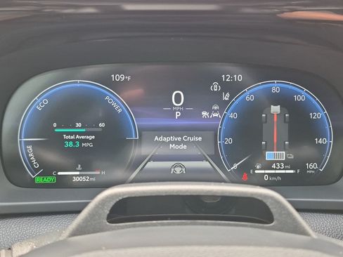 Used 2025 Toyota Crown Signia w/ Advanced Technology Package AWD/4WD image 21