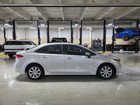 Used 2023 Toyota Corolla LE FWD image 8