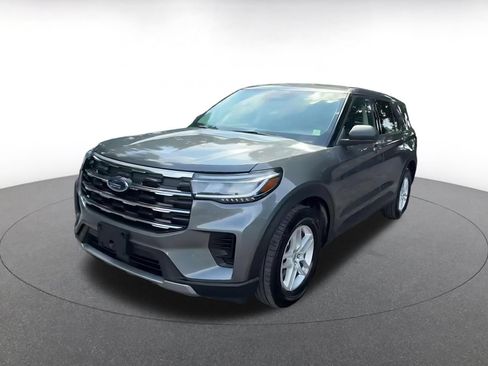 Used 2026 Ford Explorer Active AWD/4WD image 6
