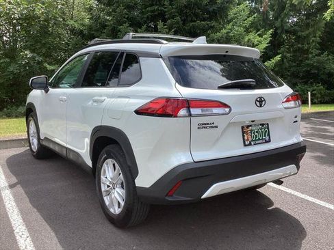Certified 2023 Toyota Corolla Cross LE w/ Moonroof Package AWD/4WD image 10