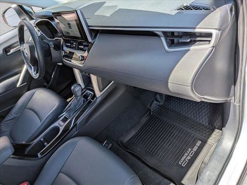 Used 2024 Toyota Corolla Cross XLE w/ Convenience Package AWD/4WD image 22