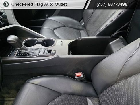 Used 2021 Toyota Camry XSE image 37