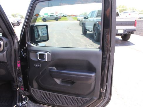 Used 2018 Jeep Wrangler Unlimited Sport S AWD/4WD image 13
