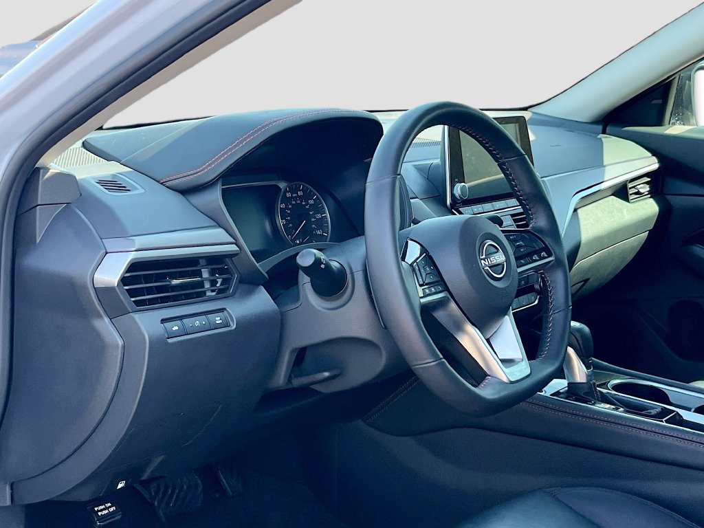 Used 2025 Nissan Altima 2.5 SR FWD image 9
