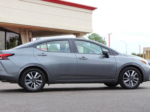 Used 2025 Nissan Versa SV FWD image 3