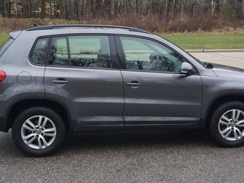 Used 2015 Volkswagen Tiguan S FWD image 6
