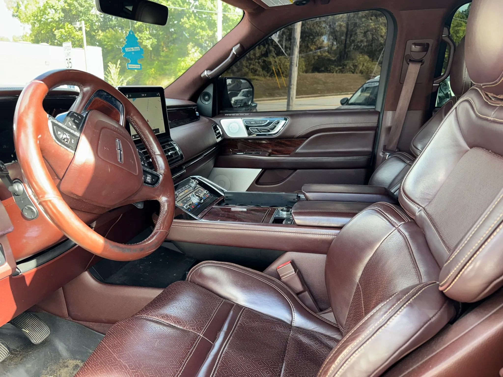 Used 2018 Lincoln Navigator Black Label w/ Cargo Package AWD/4WD image 18