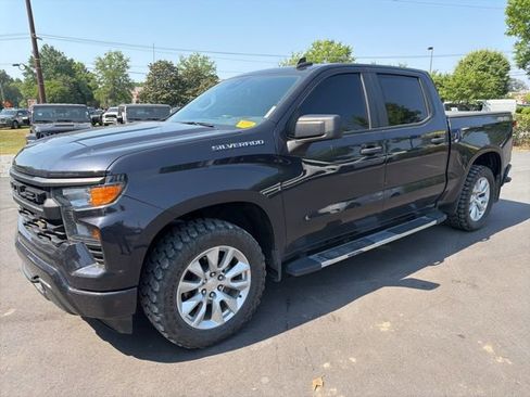 Used 2023 Chevrolet Silverado 1500 Custom AWD/4WD image 7