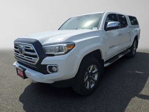 Used 2019 Toyota Tacoma Limited AWD/4WD image 7