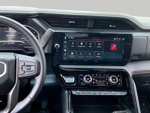 Used 2025 GMC Sierra 2500 AT4 w/ AT4 Premium Plus Package AWD/4WD image 7