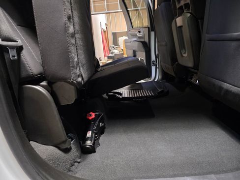 Used 2025 Chevrolet Silverado 2500 LT w/ Convenience Package image 22