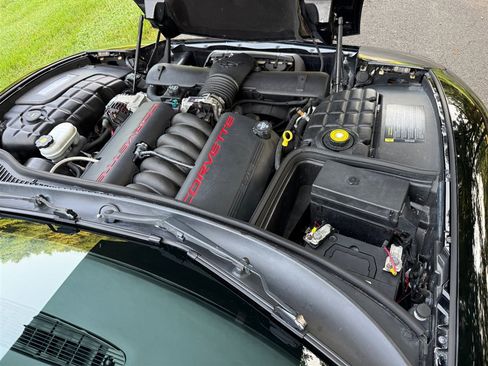 Used 2004 Chevrolet Corvette Coupe RWD image 56
