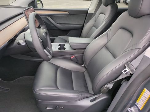Used 2023 Tesla Model Y Long Range AWD/4WD image 14