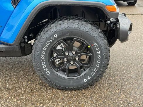 Used 2026 Jeep Gladiator Willys image 5