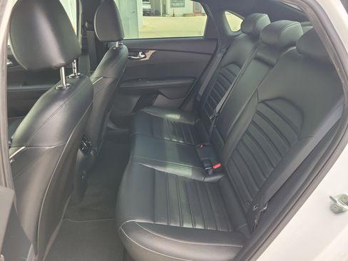 Used 2022 Kia Forte GT-Line w/ GT-Line Premium Package FWD image 17