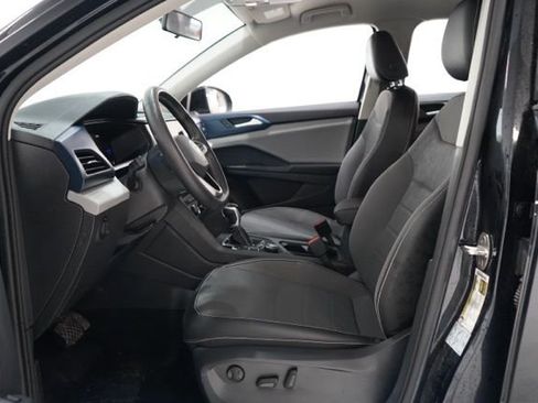 Used 2022 Volkswagen Taos SE AWD/4WD image 16