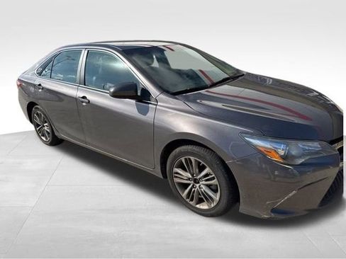 Used 2017 Toyota Camry SE image 45