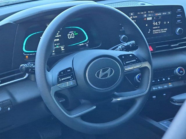 Used 2026 Hyundai Elantra Hybrid FWD image 31